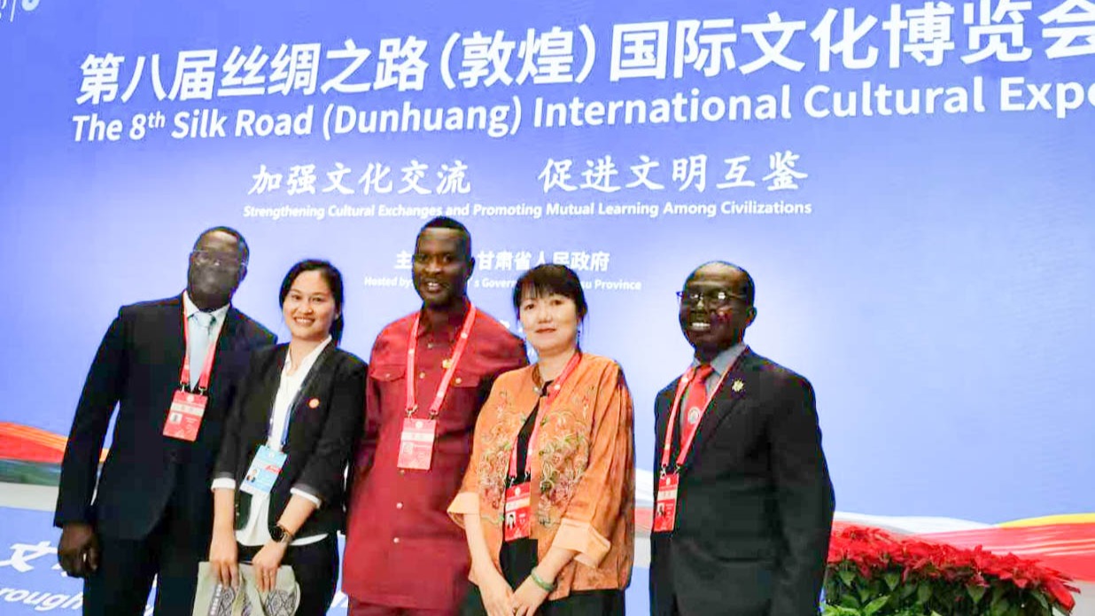Lanzhou Jiaotong University’s Foreign Affairs Translation Team Provides Volunteer Services to Support the Successful Holding of the 8th Dunhuang Cultural Expo