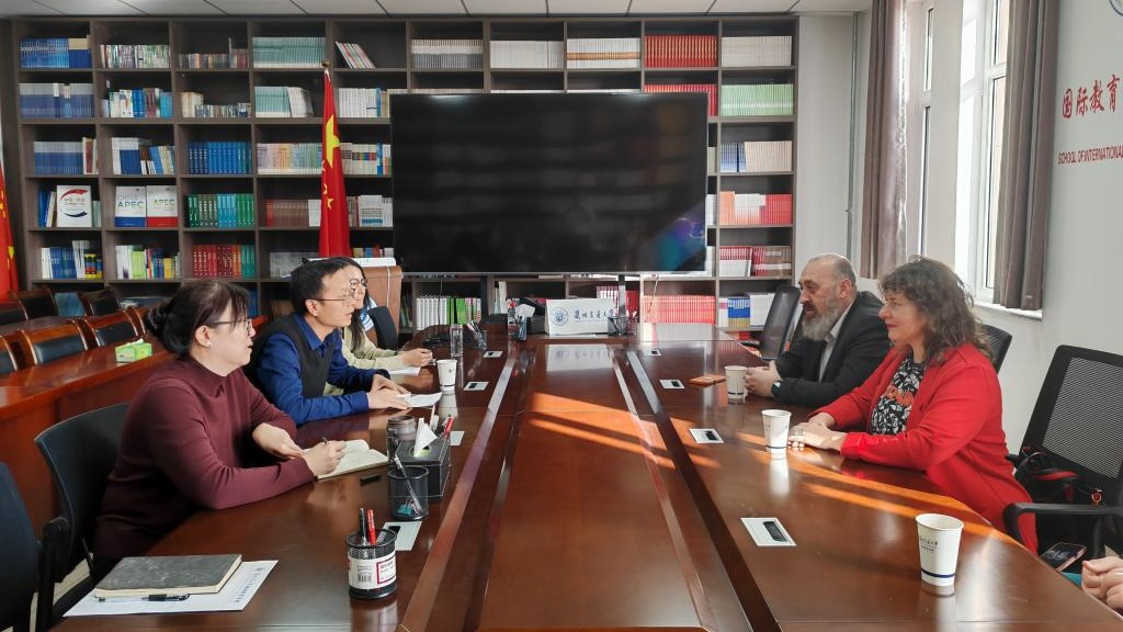 Delegation from Technical University of Sofia Visits Lanzhou Jiaotong University