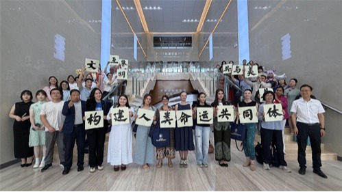 18 International Exchange Fellows Visit LZJTU
